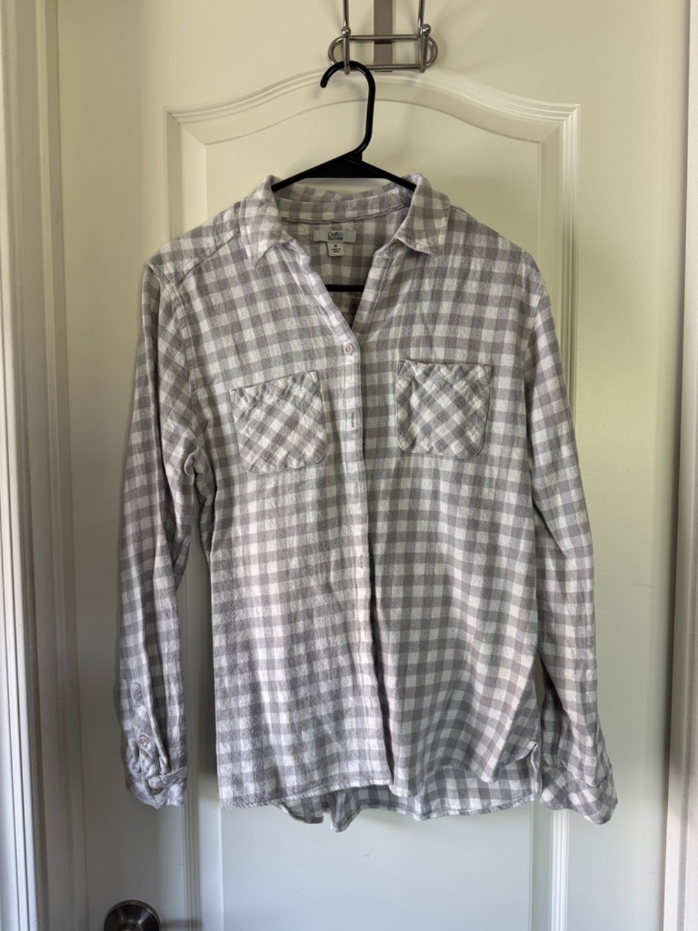 100% cotton croft & barrow Gray and White Plaid Button-Down Shirt / AA97